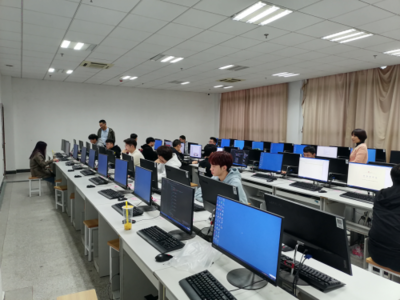 技藝爭(zhēng)鋒，代碼生輝——我校第六屆學(xué)生技能競(jìng)賽之Web前端設(shè)計(jì)賽項(xiàng)圓滿落幕